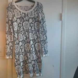 Black/Cream Embroidered fitted knit dress